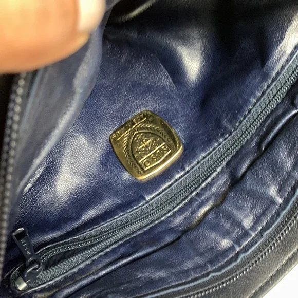 - Siso leather bag
